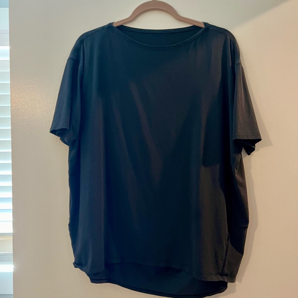 Lululemon Back in Action T-shirt, black, size 10.